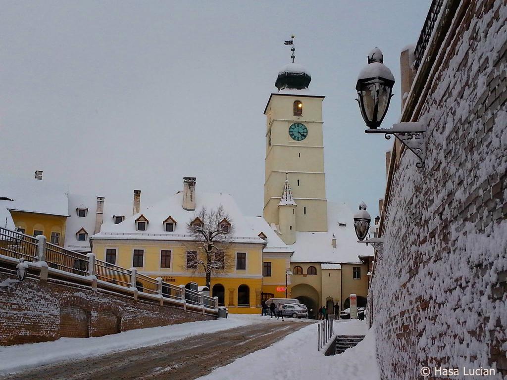 Zum Weissen Lamm Residence Sibiu Exteriör bild